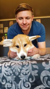 CLAN IRONHORN BRIDGET JONES, 4 месяца, щенок на коврике